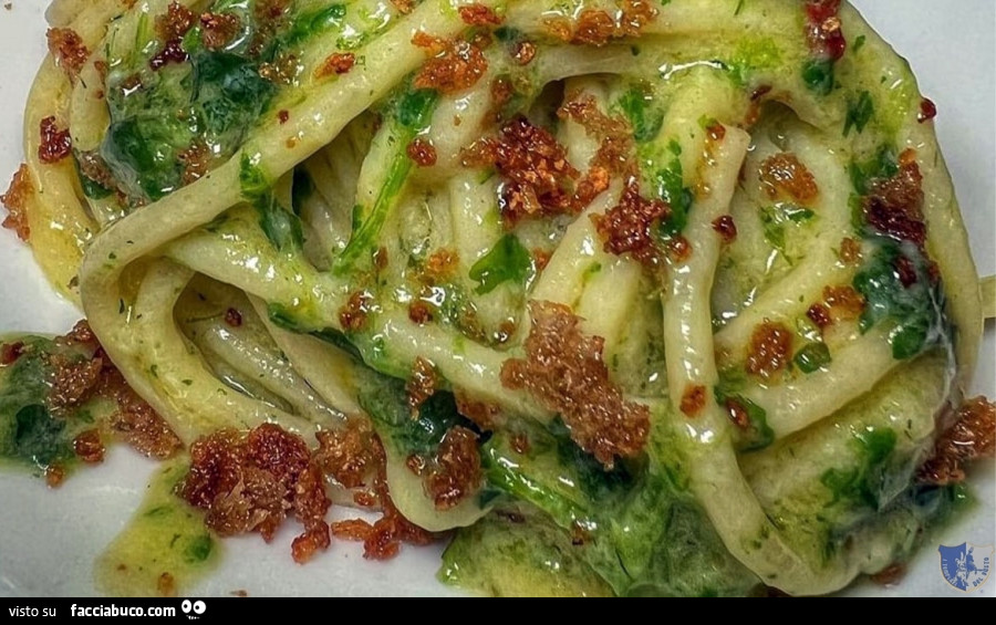 Pasta con aglio olio prezzemolo e peperoncino, eccezionale stanotte nn si dorme è festa
