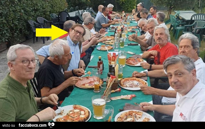 Niente pizza, costa troppo