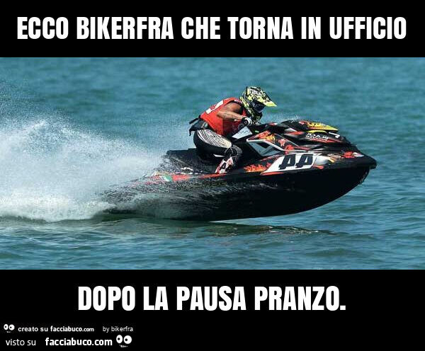 Ecco bikerfra che torna in ufficio dopo la pausa pranzo