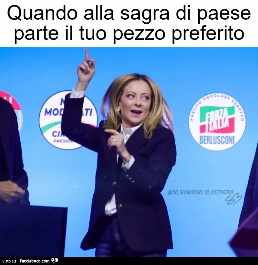 Quando alla sagra di paese parte il tuo pezzo preferito