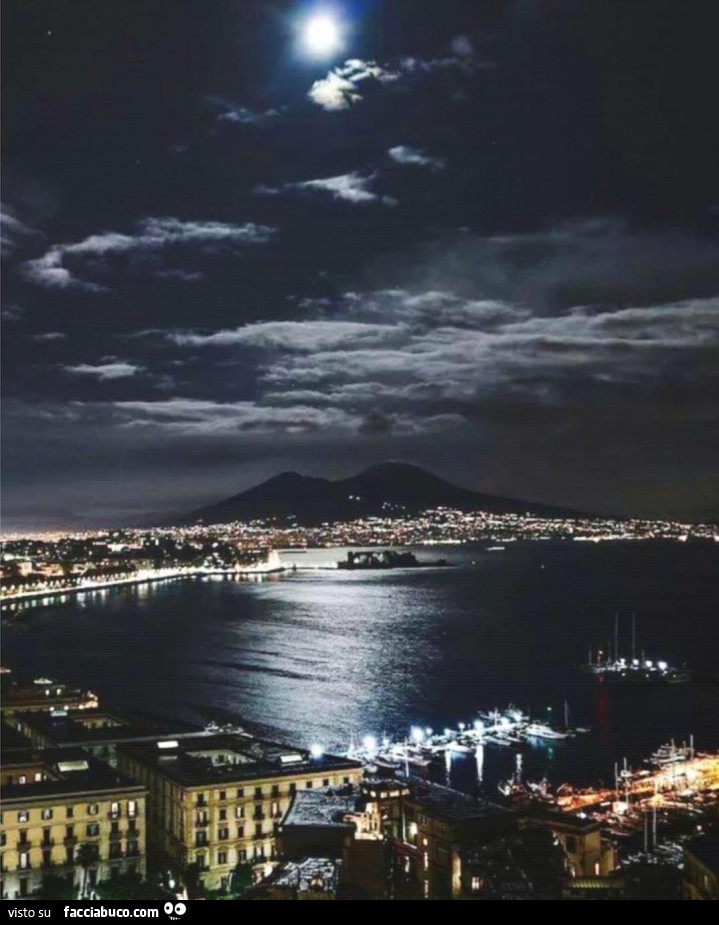 Inchinatevi alla grandezza di Partenope