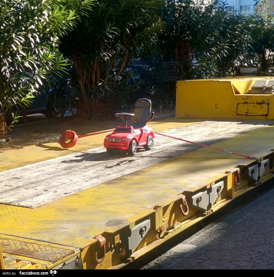 Carico mezzo pesante trasporto eccezionale