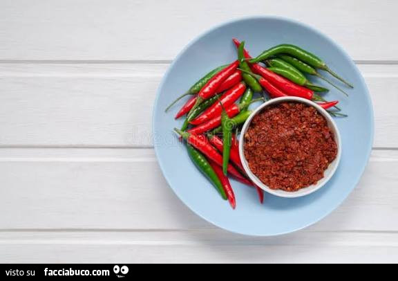 Peperoncino ficcante e piccante