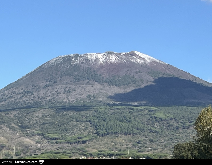 Neve sul Vesuvio