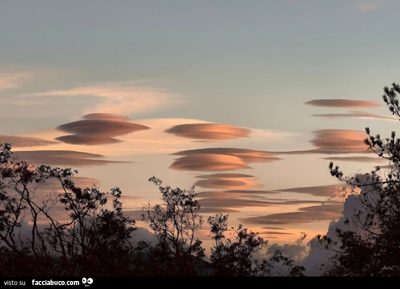 Nubi lenticolari, UFO