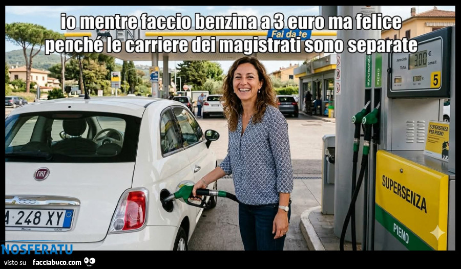 Io mentre faccio benzina a 3€ al litro