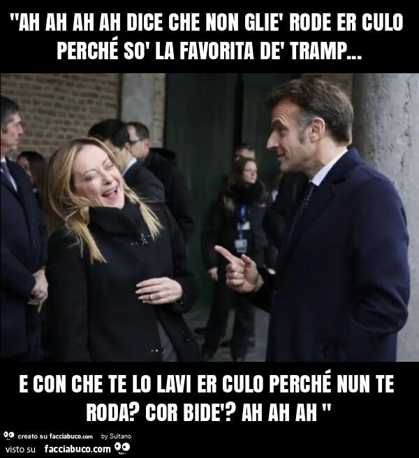 "ah ah ah ah dice che non gliè rode er culo perché sò la favorita dè tramp&hellip; e con che te lo lavi er culo perché nun te roda? Cor bidè? Ah ah ah "